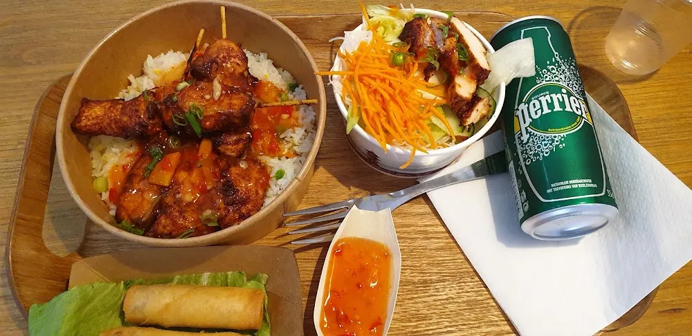 Poulet Satay Riz Ou Nouilles Sautées